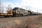 NS 4517 in mid-consist of train 38G